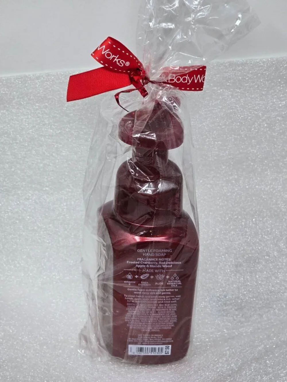 Bath & Body Works Frosted Cranberry Gentle Foaming Hand Soap 8.75Oz Gift Wrapped